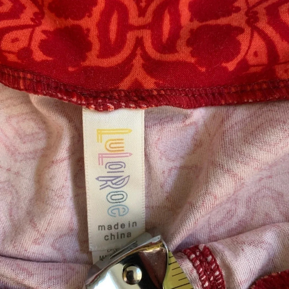 Like NEW LuLaRoe red pattern prints leggings, OS - Picture 5 of 12
